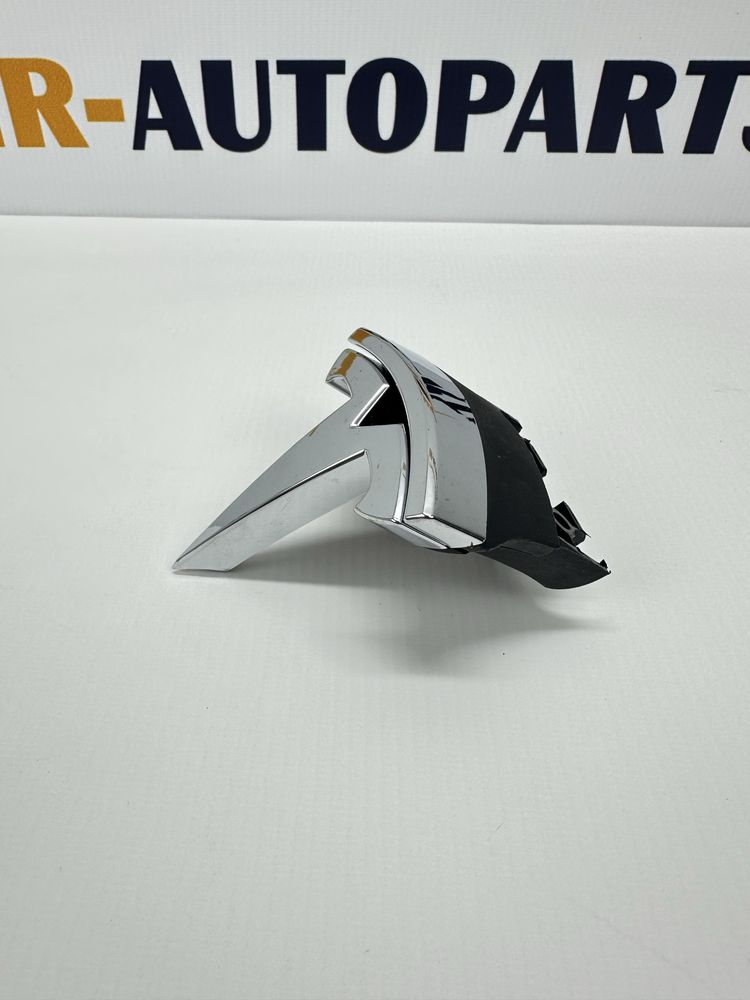 Логотип переднего бампера Tesla Model S 1053686-00-F
