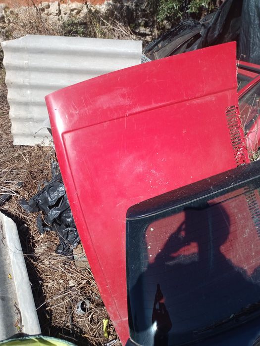 Vendo várias peças golfe 2 e vw vento tais como portas capos malas e e