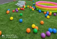 Piscina Intex com bolas de brincar