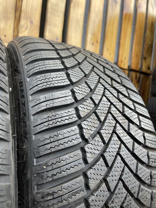Шини 225/40/18  Bridgestone 22 рік стан нових