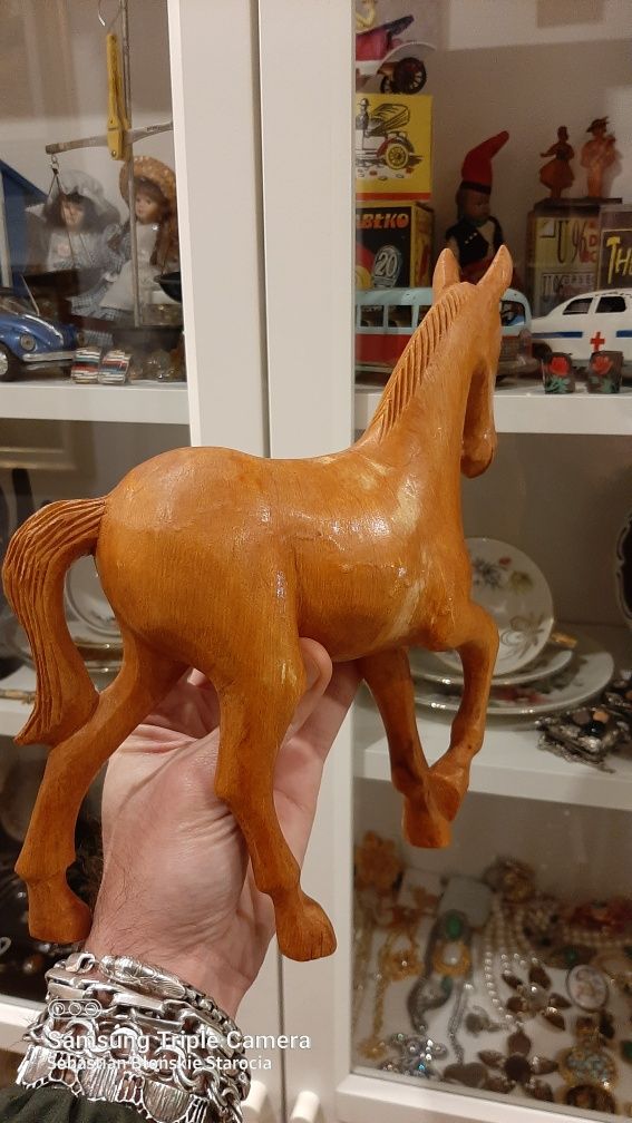 Piękny stary duży rzezbiony koń drewniany konik figurka vintage prl