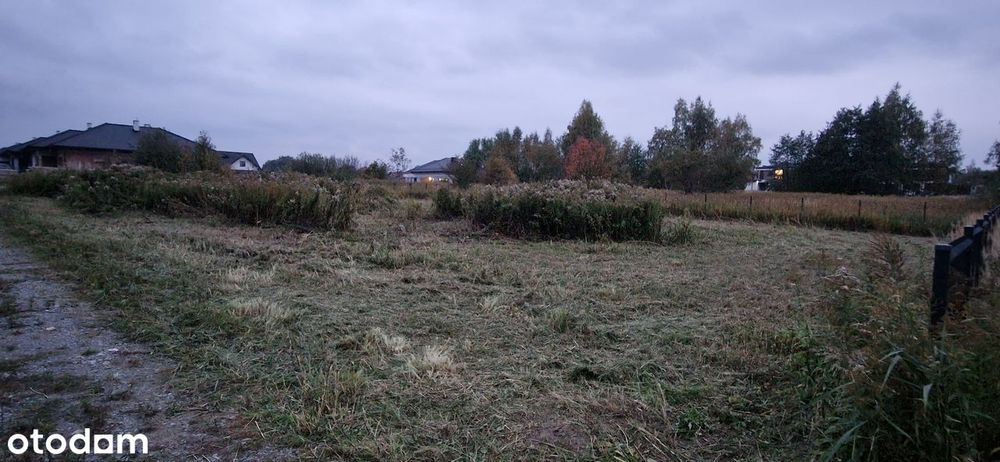 Działka budowlana 13 arów z dostępem do mediów WZ