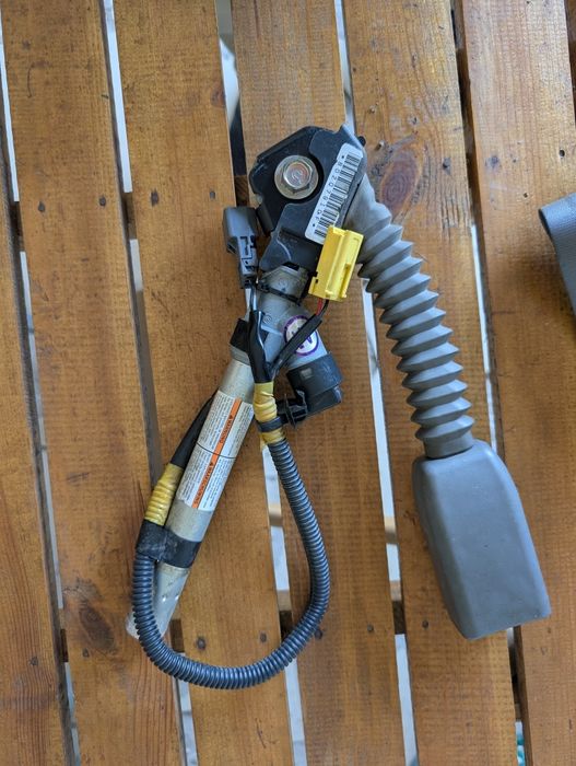 Реміні безпеки передні з преднатяжителями  Honda CR-V 2007-2011