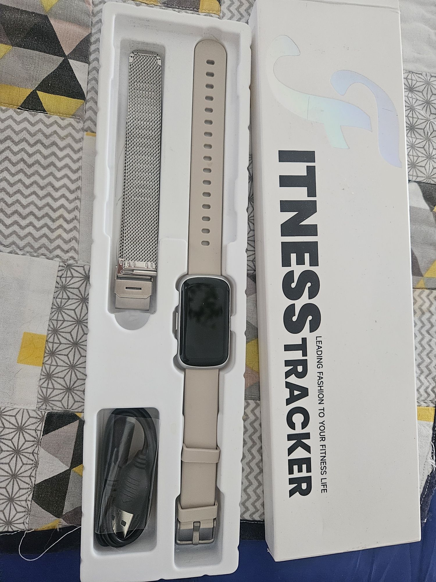 Fitness tracker model CS5
