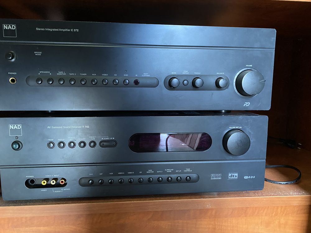 NAD T 742 wzmacniacz amplituner
