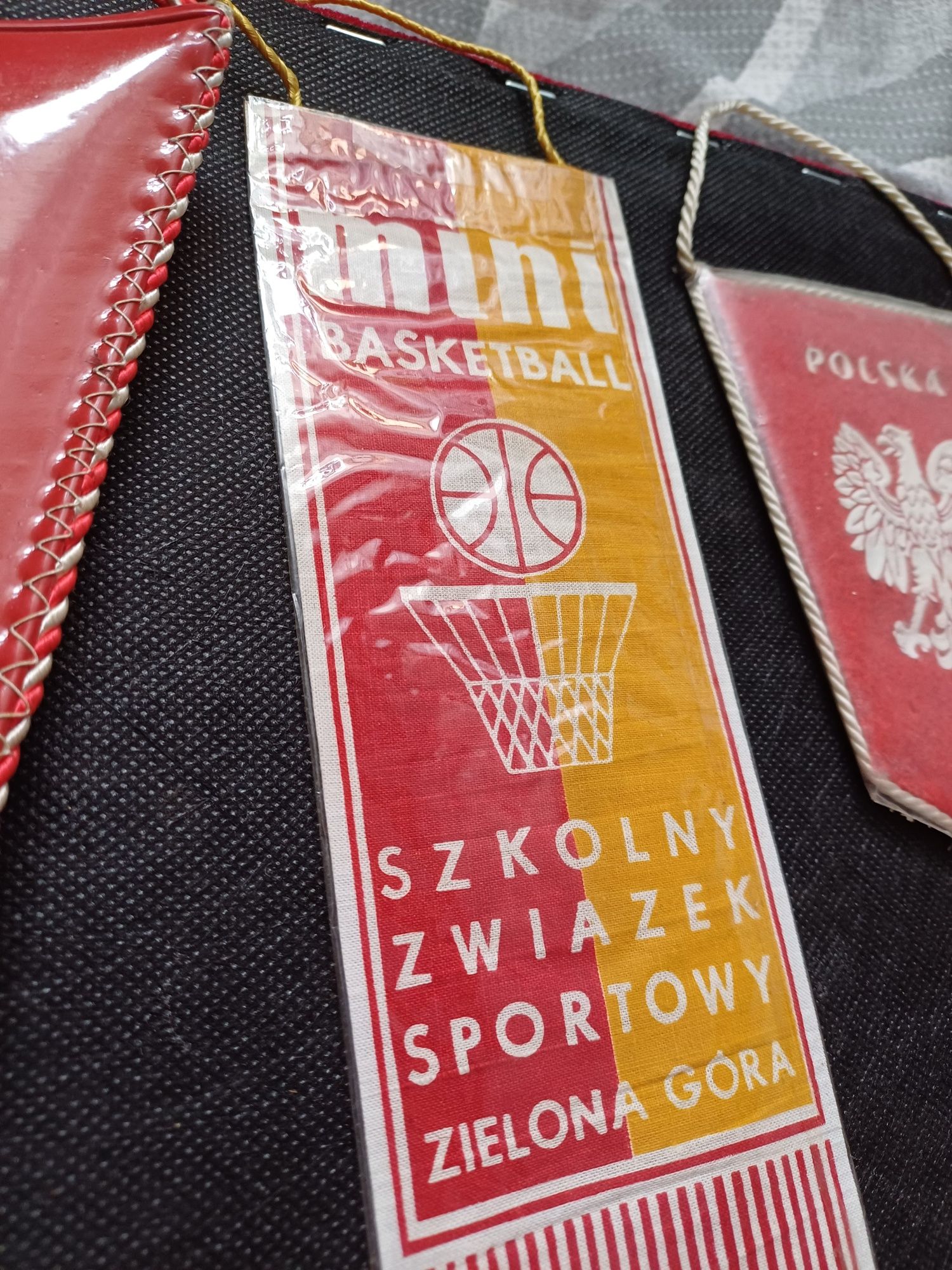 Proporczyki 11 sztuk PRL-u staroć zabytek