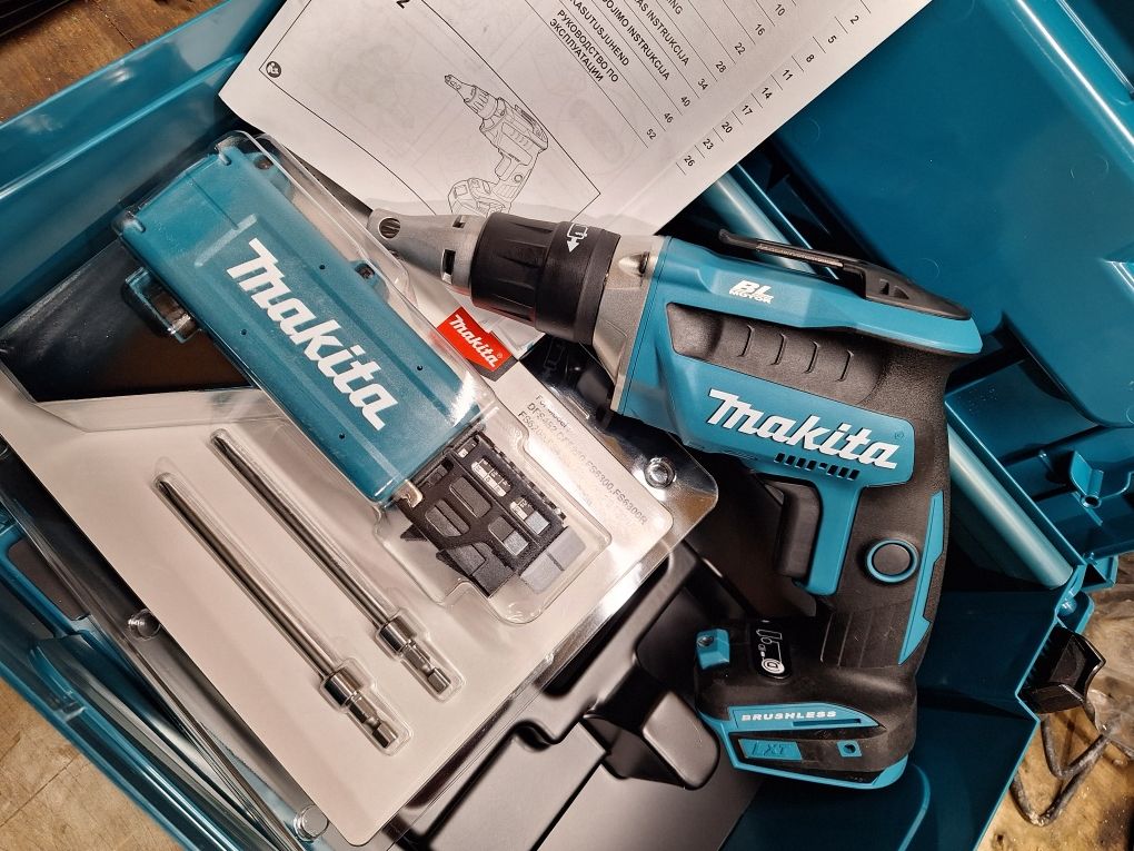 Pistolet do GK -  Makita DFS452**NOWY**