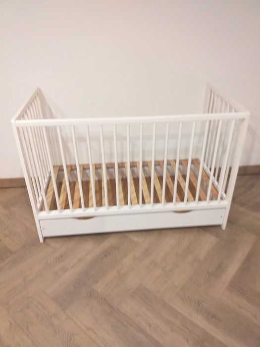 Łóżeczko dziecięce 120x60 z szufladą i materacem