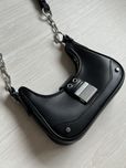 Сумка чорна крос боді charles & keith