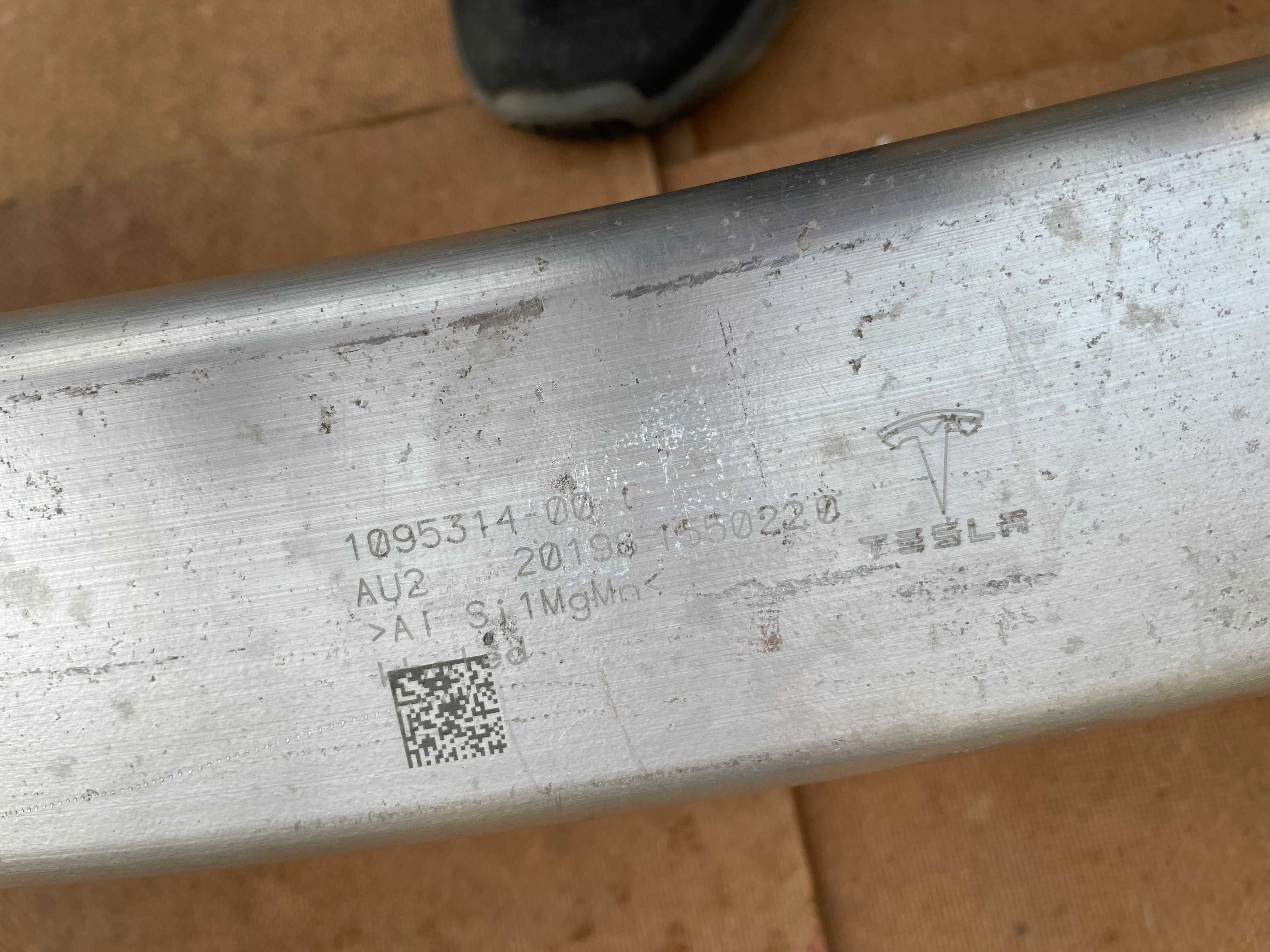 Підсилювач заднього бампера Tesla 3 усилитель тесла 3 1095314-00-C