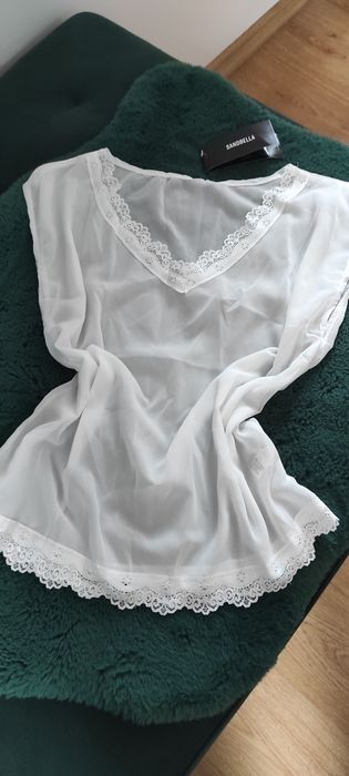 Nowy top, bluzka z koronką