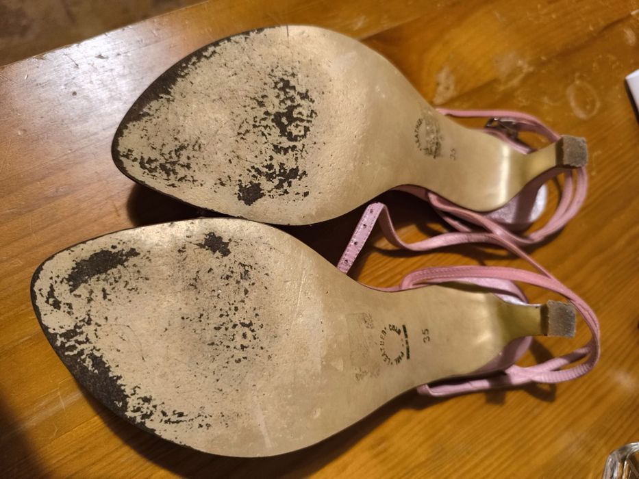 Conjunto sapatos carteira e 2 echarpes