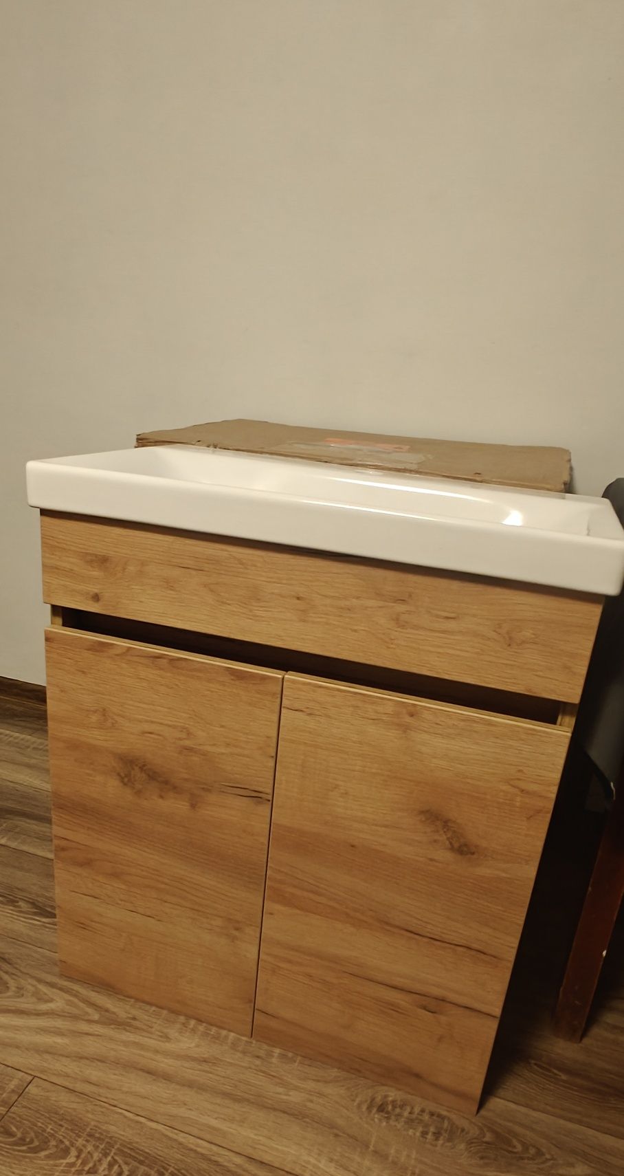 Elegancka Szafka z Umywalką 60 cm