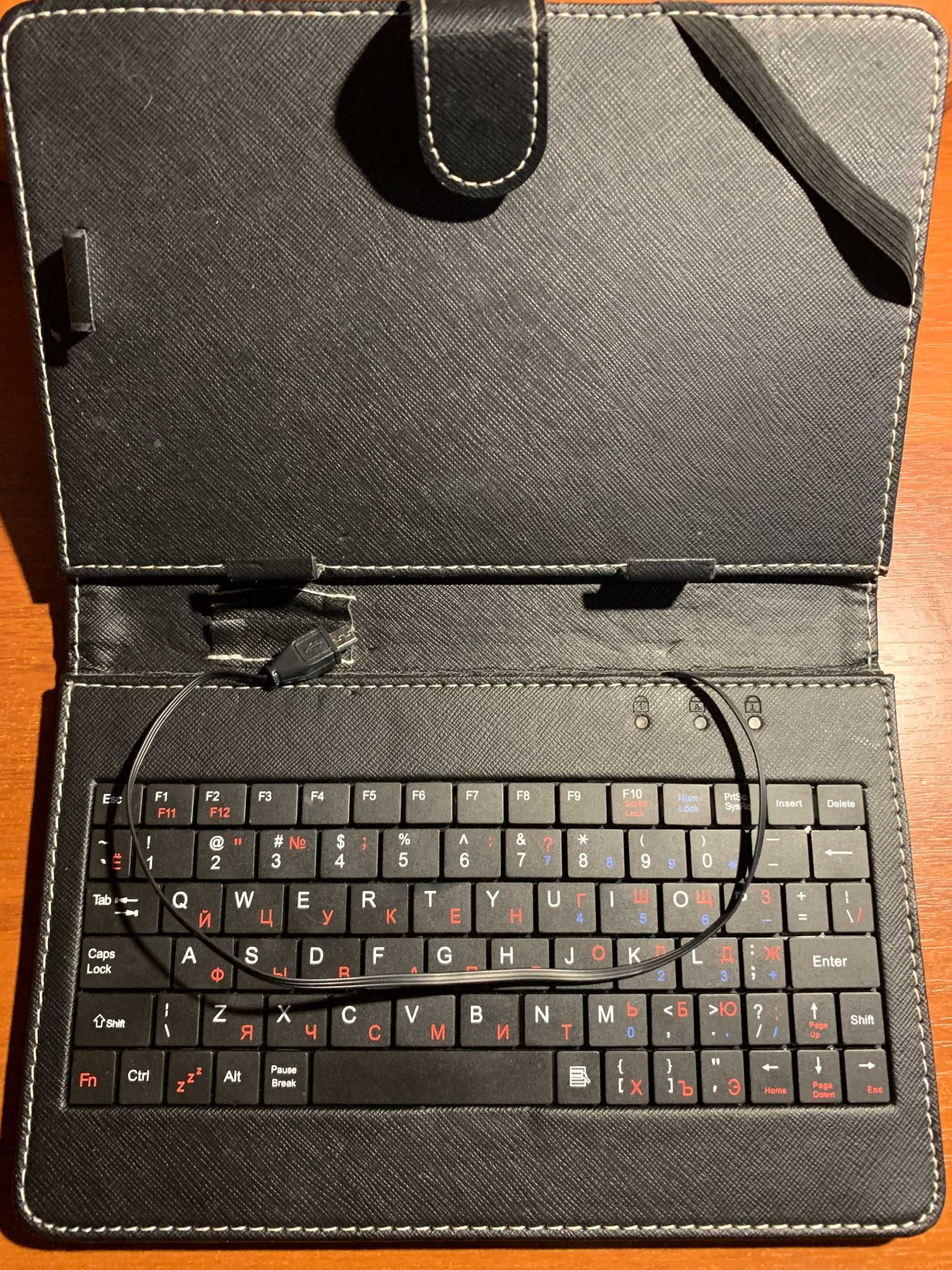 Планшет GoClever Quantum 700+ клавиатура с чехлом