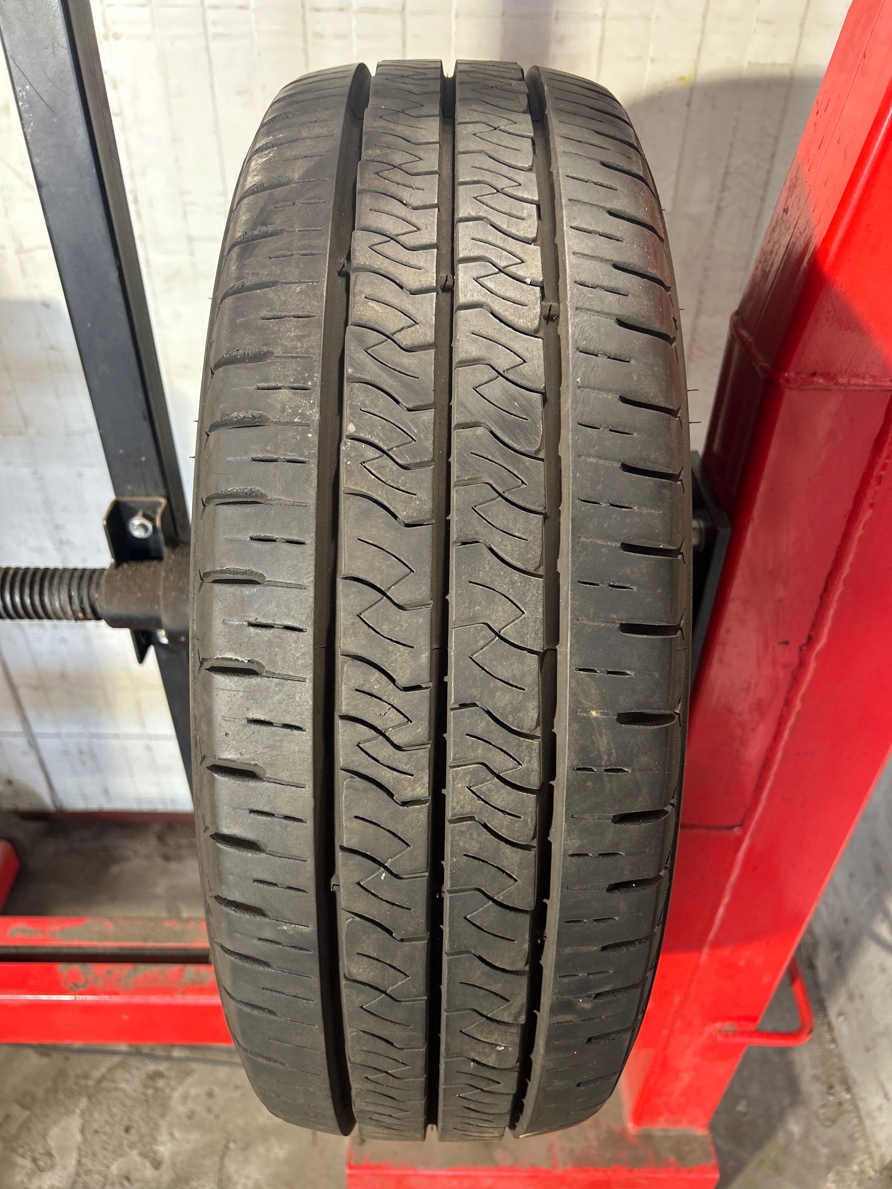 Kumho PorTran Kc53 215/65/16c 108/107T