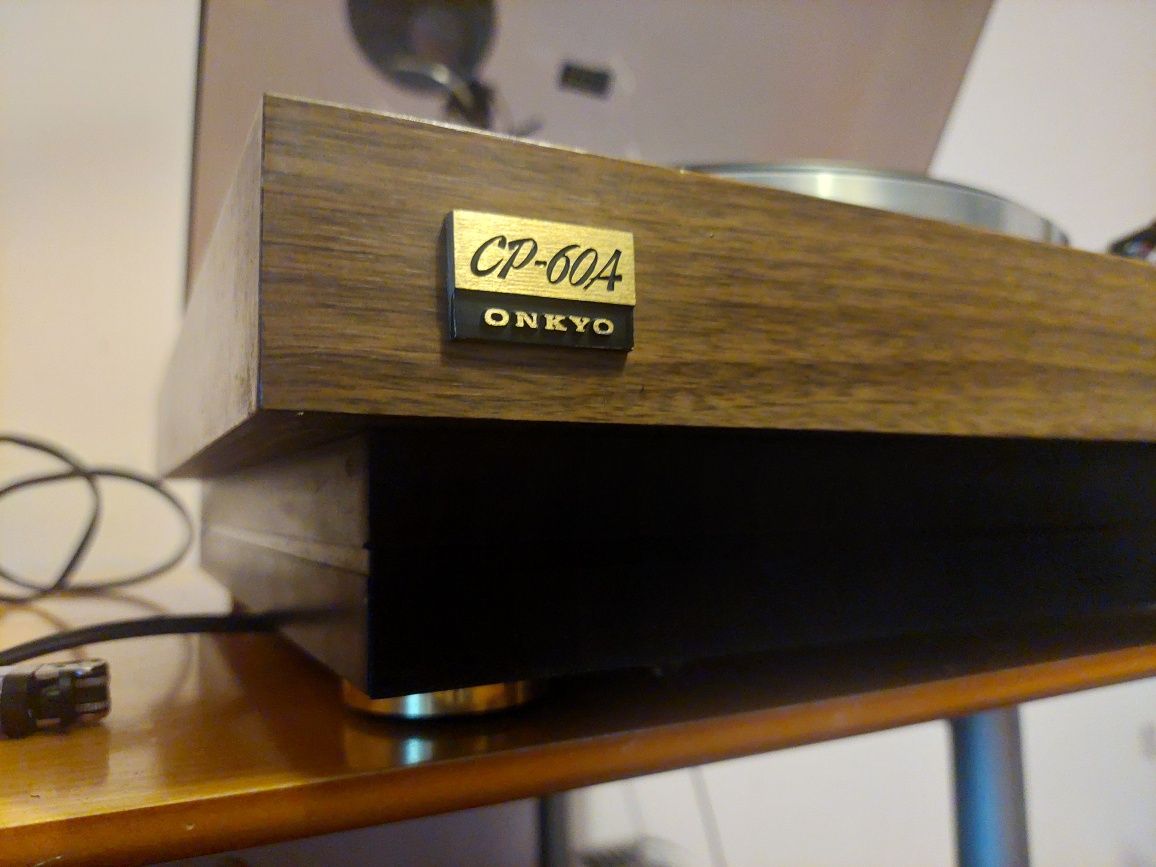 Gira discos Onkyo CP-60A + Aperelhagem  c/ colunas