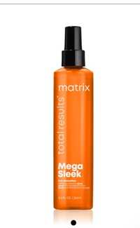 Matrix Mega Sleek Spray do włosów