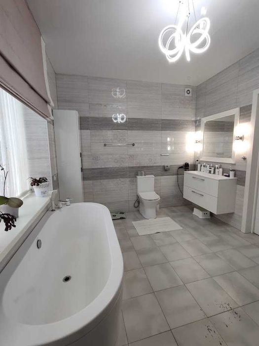 Продається сучасний будинок з дизайнерським ремонтом в с. Шипинці