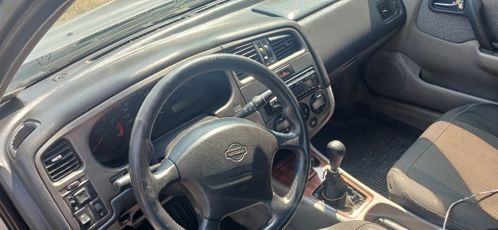 Nissan primera P11