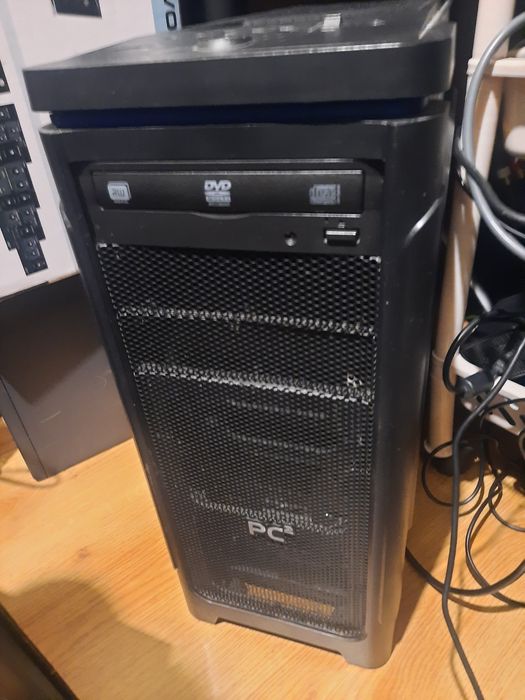 Sprzedam stary komputer, windows 8