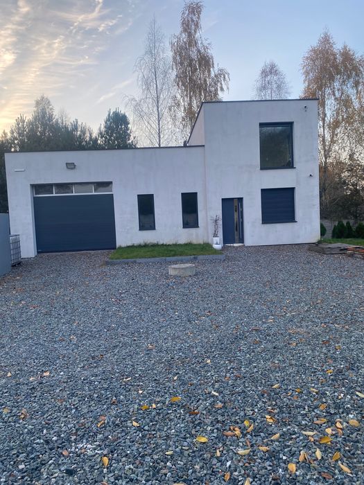 Dom z dużym garażem i dużą działką