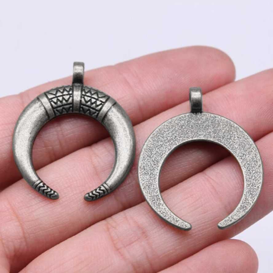 Lunula półksiężyc słowiański amulet talizman Wicca kolor srebrny