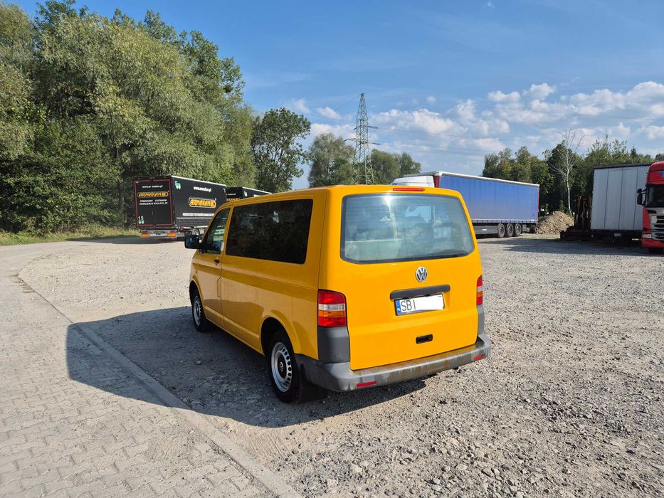 F-VAT 23%*Volkswagen Transporter T5*9 osób *SPRAWNA KLIMA*1 właściciel