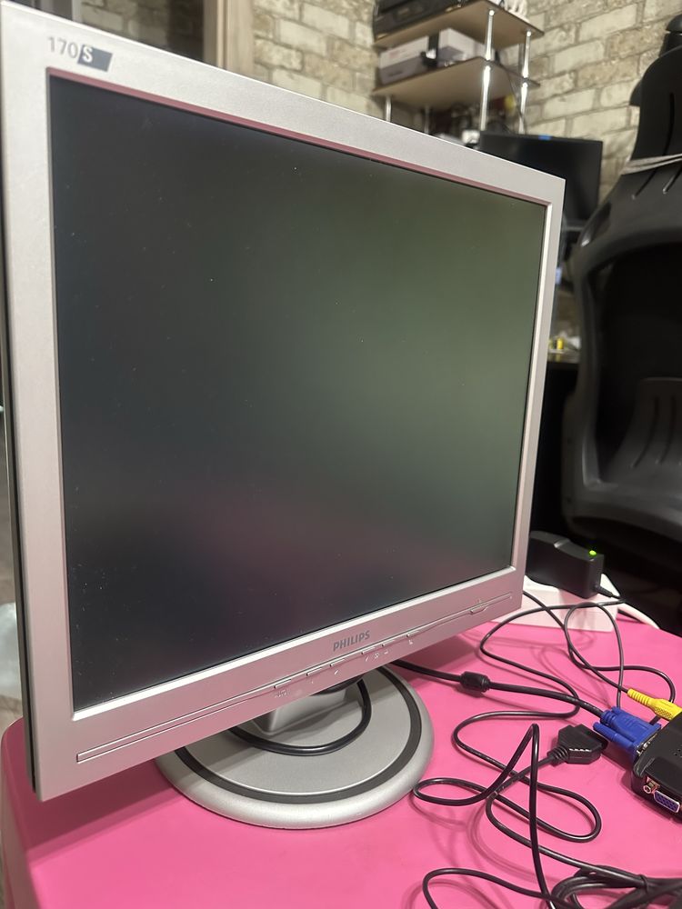 Монитор Philips 17”