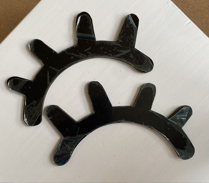 NOWA Drewniana ozdoba na ścianę rzęsy śpiące oczka