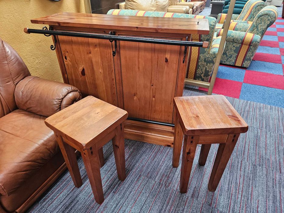 Bar em madeira maciça - Bom estado geral