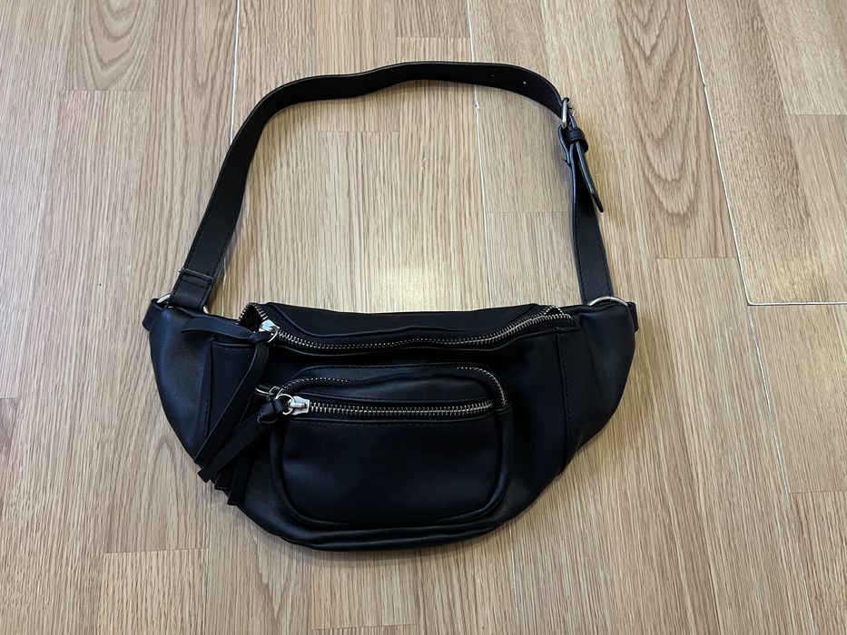 Сумочка на пасок Stradivarius