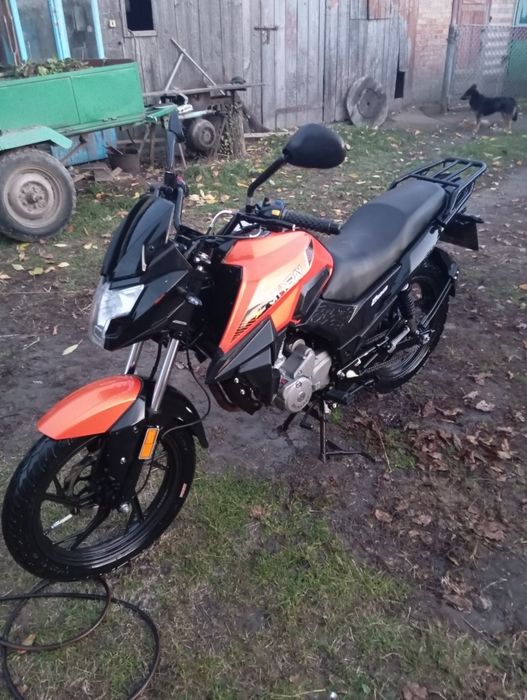 Продам мотоцикл  шинарей дс 200