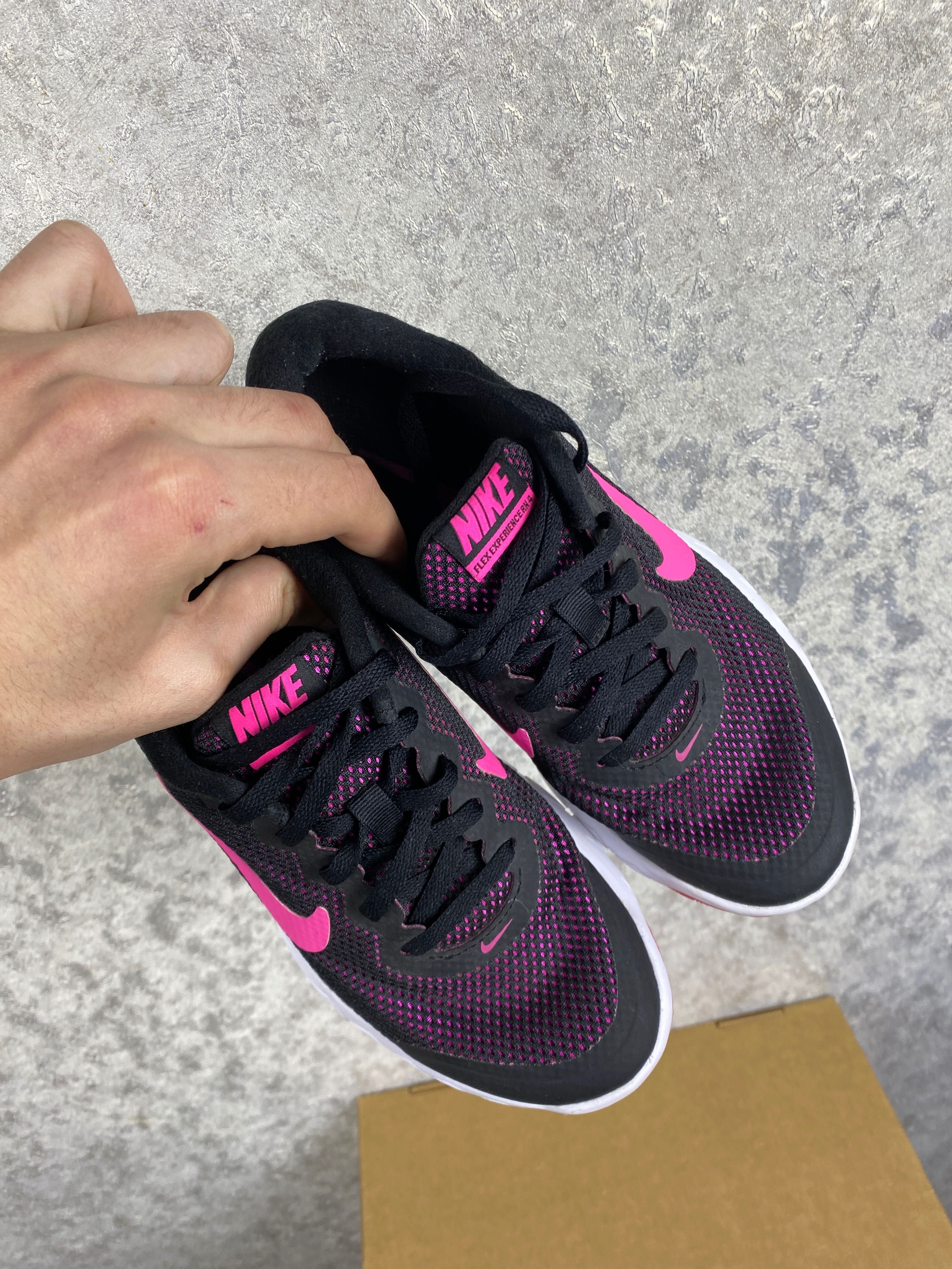 Женские черные беговые кроссовки Nike Flex Experience / 22.5 см
