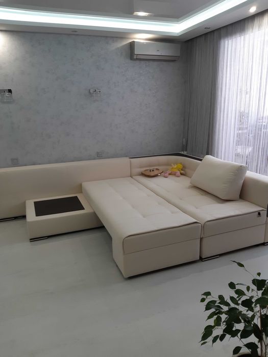 Продам кутовий диван Blest (модель Дженезі)