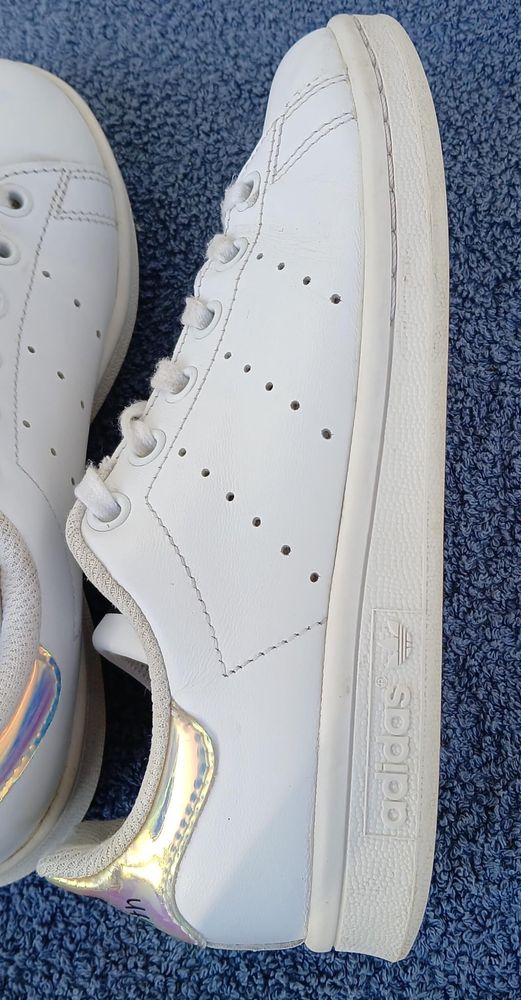 Białe sneakersy Adidas Stan Smith