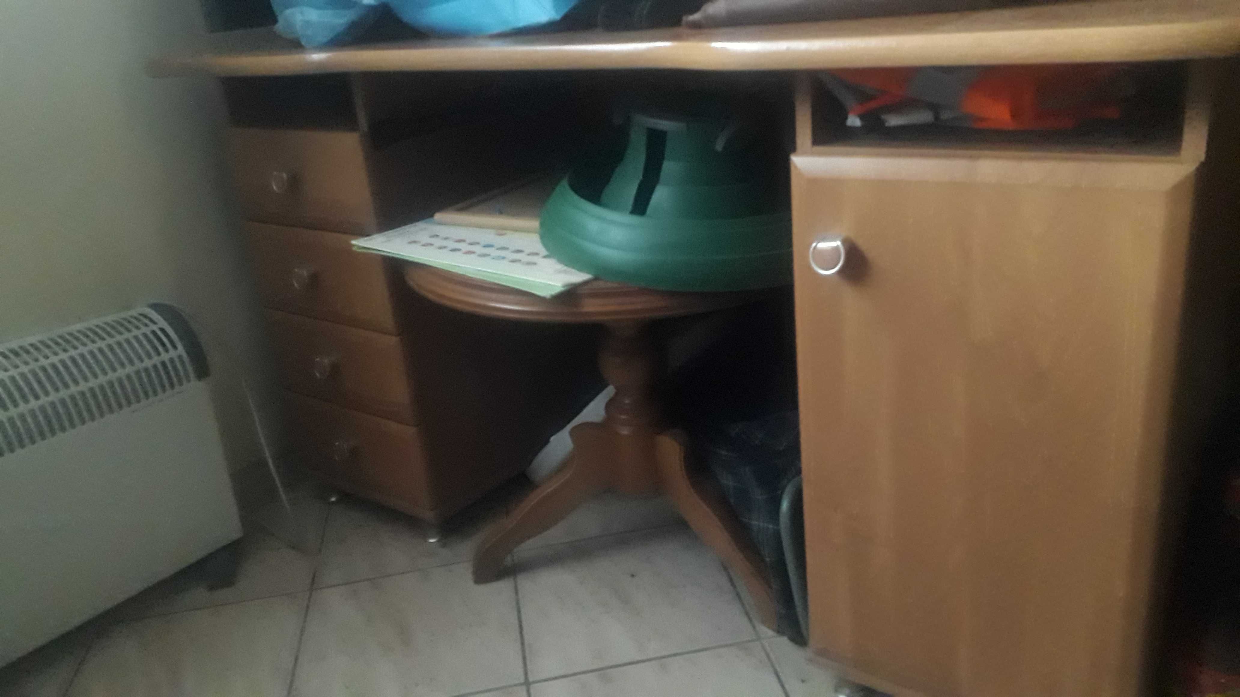 biurko pod komputer