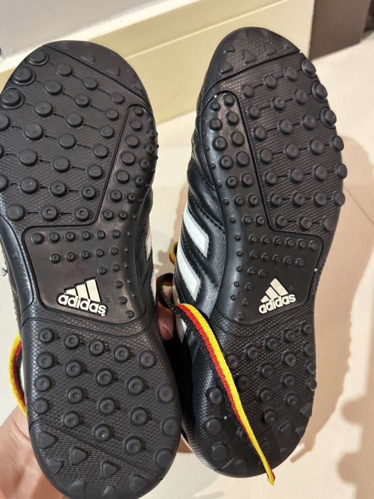 Turfy adidas dziecięce