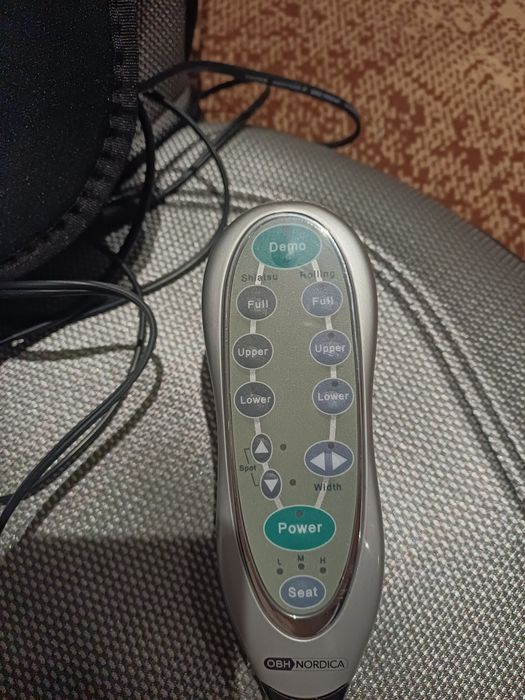 Продам масажне крісло