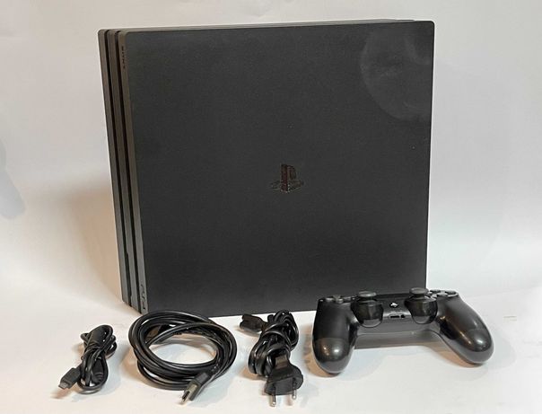 Konsola Sony PlayStation 4 PRO CUH-7216B - dysk 1TB - 1 pad - stan BD