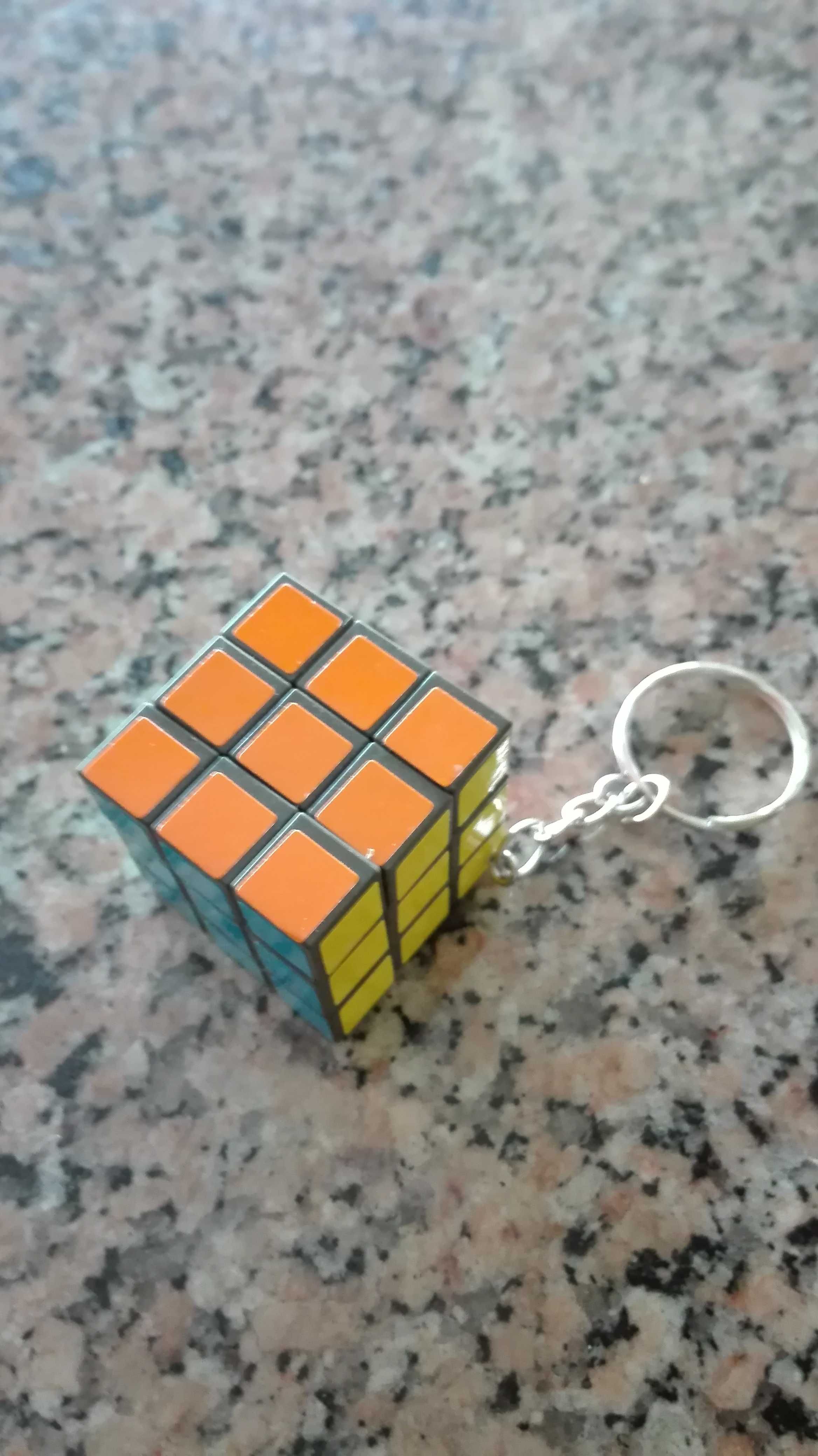 Cubo magico rubik's cube com porta-chaves