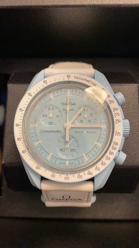 Omega x Swatch Moonswatch - SO33L100 - Mission To Uranus