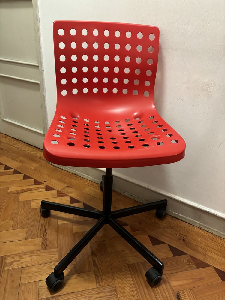 Cadeira IKEA SKOLBERG / SPORREN Vermelho / preto