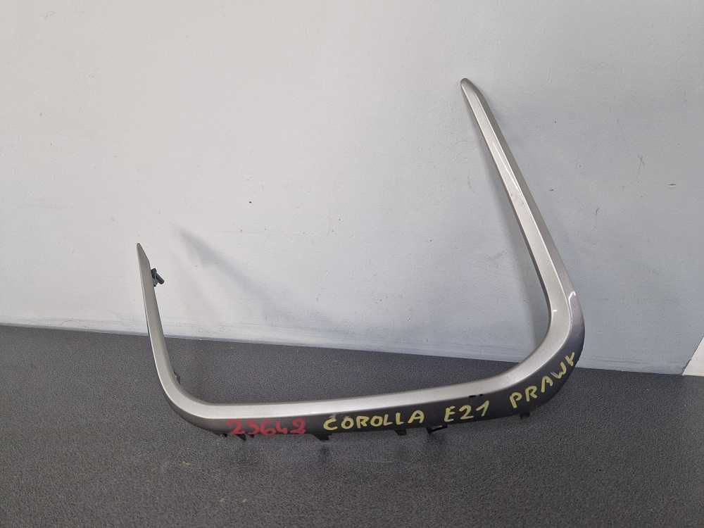 Toyota Corolla E21 18r.- Listwa Zderzaka Prawy Przód
