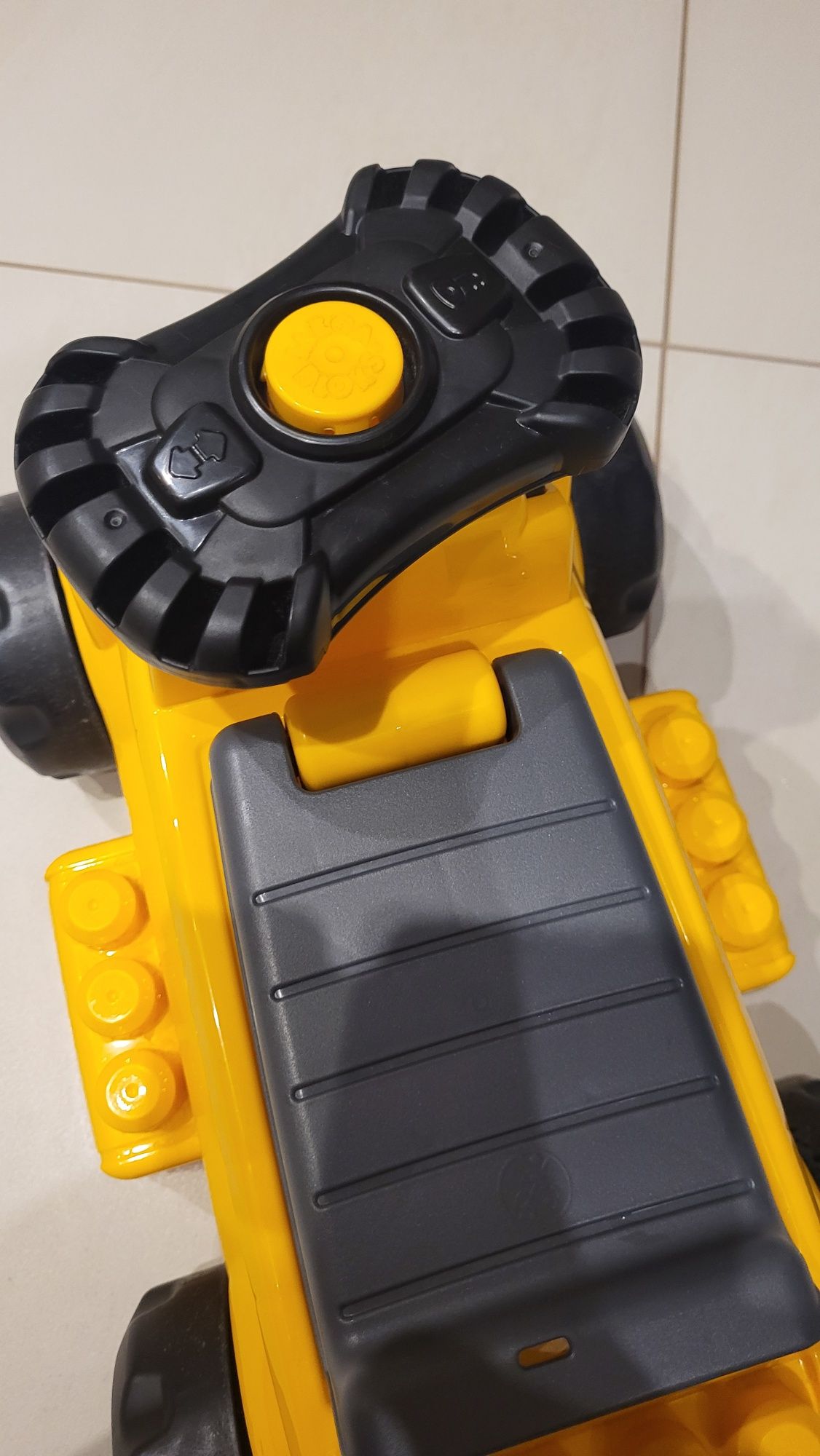 AUTKO chodzik do odpychania wraz z klockami CAT MEGABLOKS