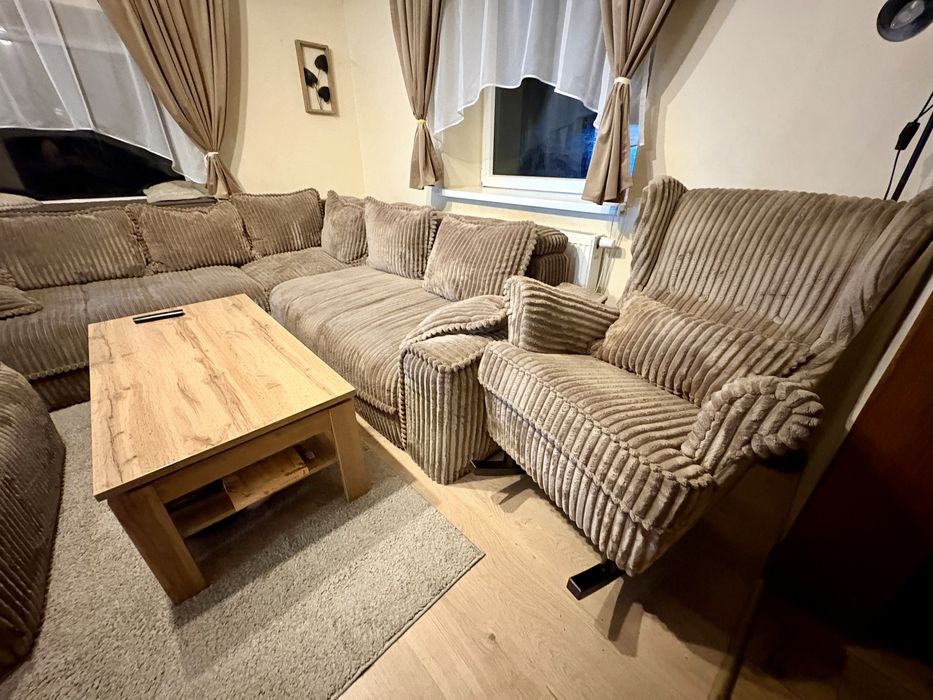 Zestaw wypoczynkowy . Naroznik  fotel, 6 krzesel