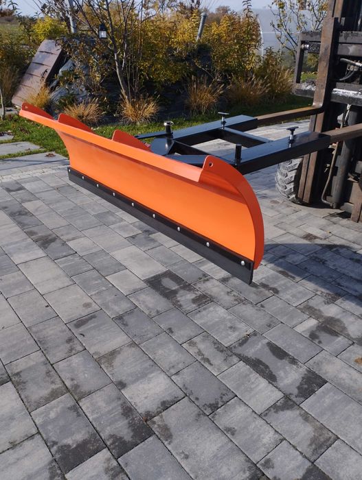 Śnieżny pług z mocowaniem na wózek widłowy typ lekki 150cm wysyłka