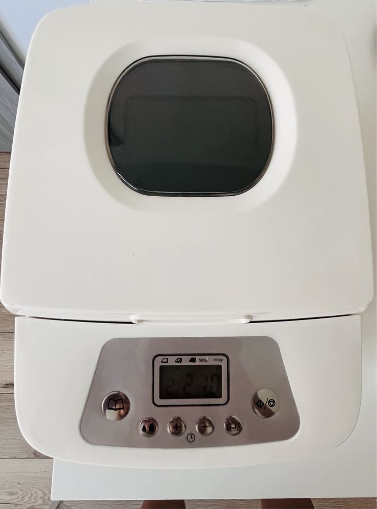 Automat , maszyna do pieczenia chleba Ariete 132 , firma DeLonghi