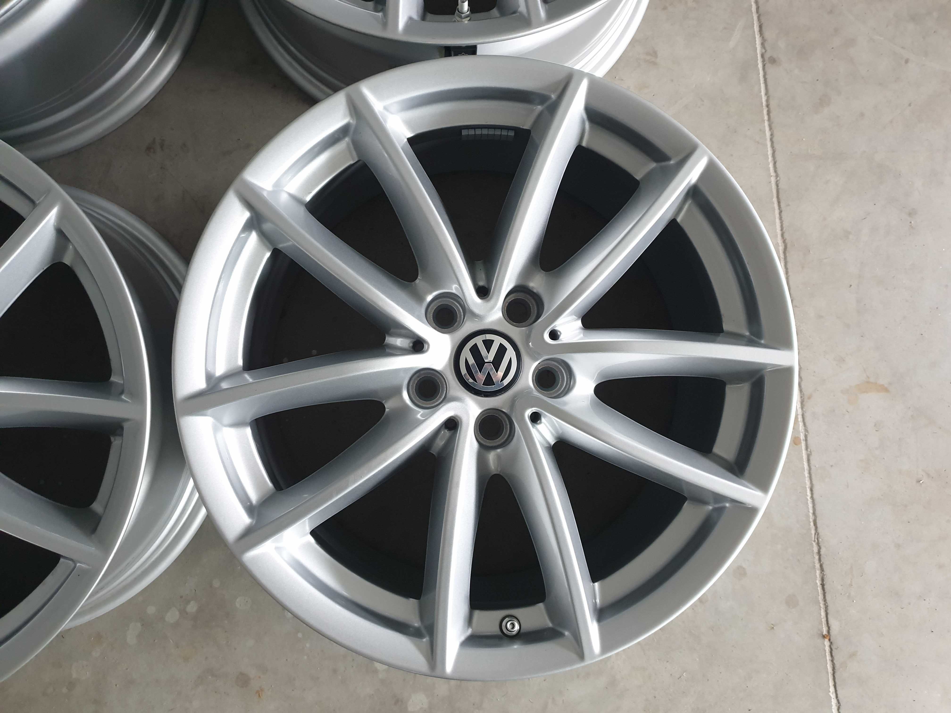 NOWE Alufelgi 18" VW Passat B6 B7 B8 CC Golf VIII Tiguan Touran 5x112