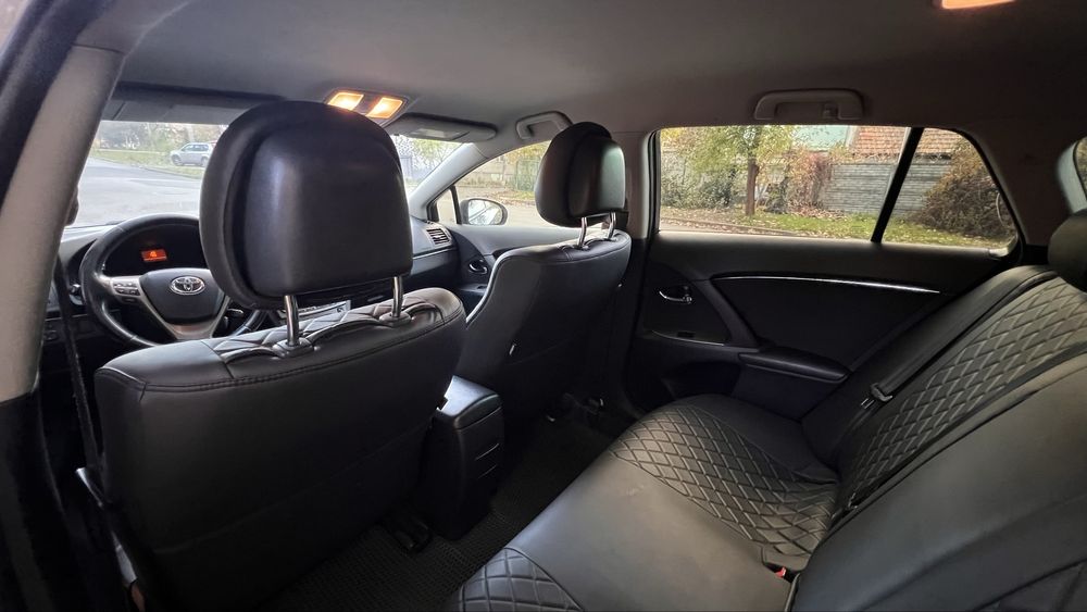 Toyota Avensis універсал 2011 дизель