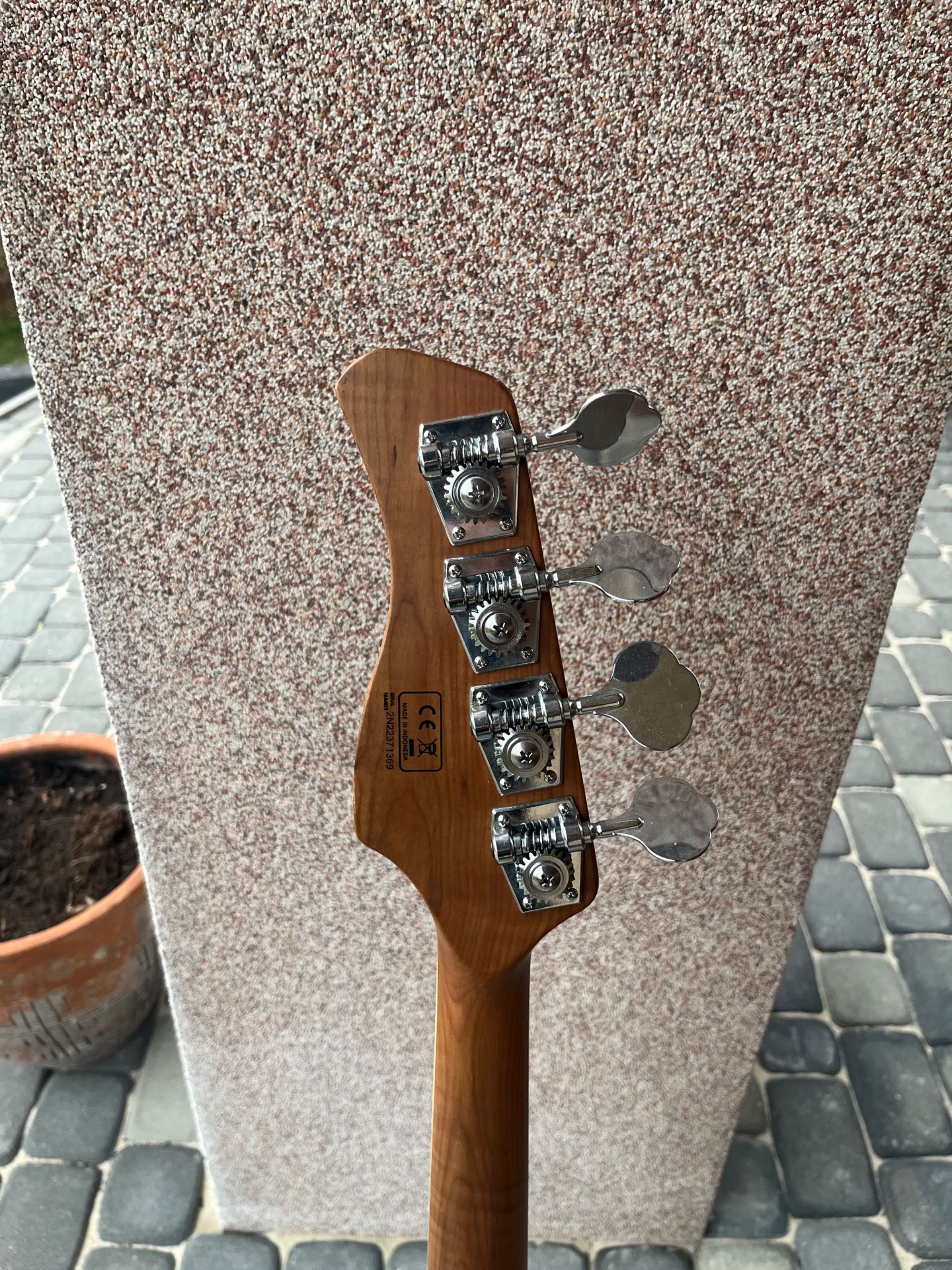 Sire Marcus Miller V8 Jazz Bass